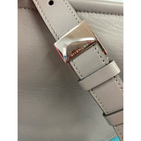 GIVENCHY INFINITY CHAIN CURB SMOOTH LEATHER SADDLE CROSSBODY BAG - Picture 8 of 12